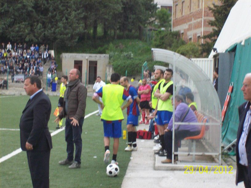 attesa Panchina Castellana.jpg